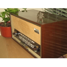 TELEFUNKEN 德律風根 Jubilate 105 膽/真空管收音機FM、AM、SW播放功能