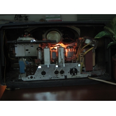 Jubilate DeLuxe1351 膽/真空管收音機FM AM LW SW播放功能,四頻道機