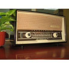 Jubilate DeLuxe1461 膽/真空管收音機FM AM LW SW播放功能,四頻道機